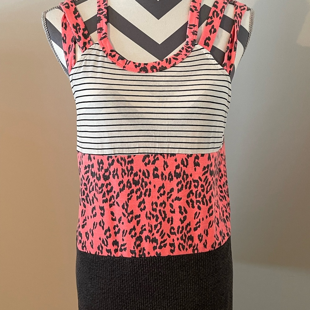 Super cute tank top.